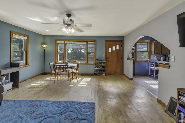 Listing Image 13