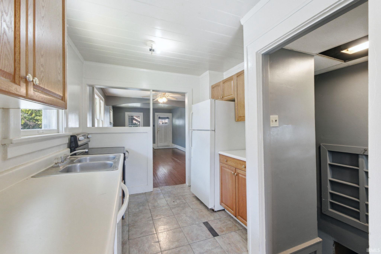 Listing Image 14