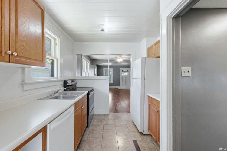 Listing Image 15