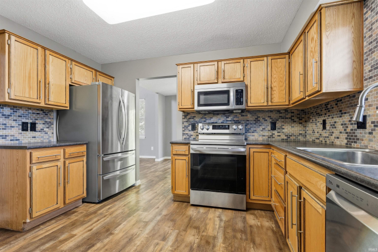 Listing Image 13