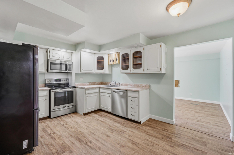 Listing Image 9