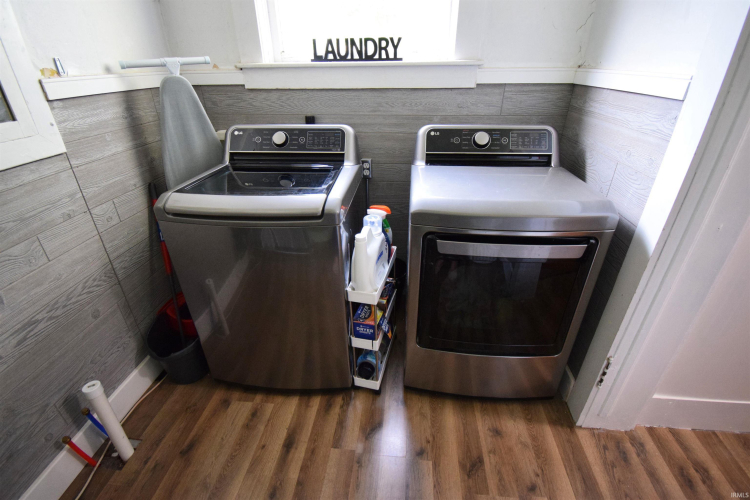 Listing Image 11