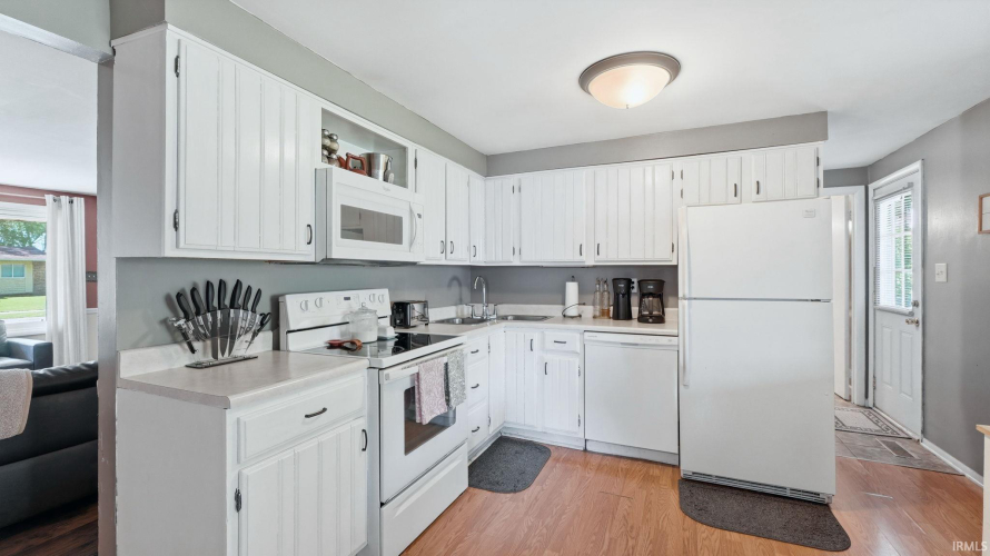 Listing Image 9