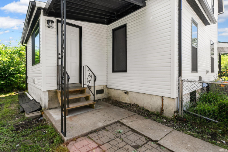 Listing Image 3