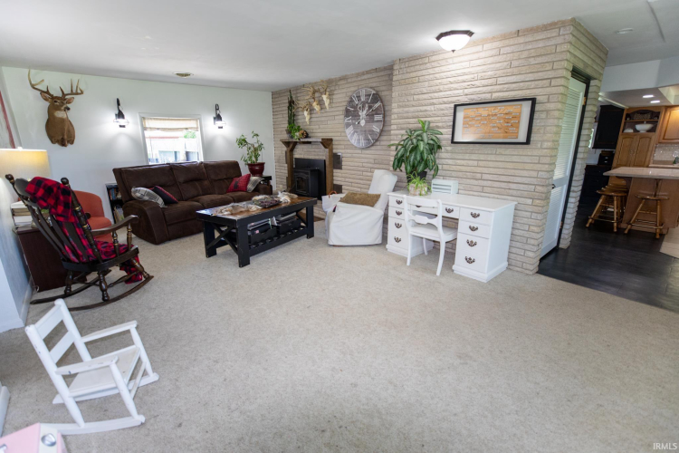 Listing Image 7