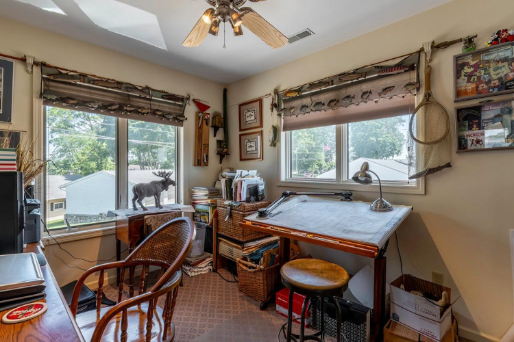 Listing Image 12