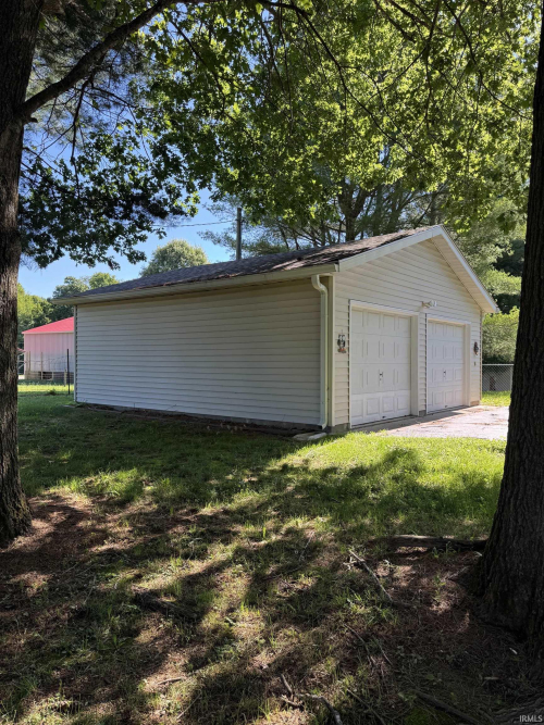 Listing Image 11