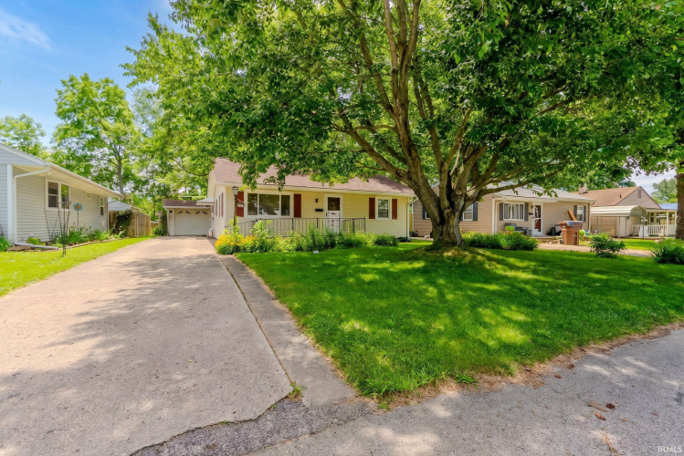$155900