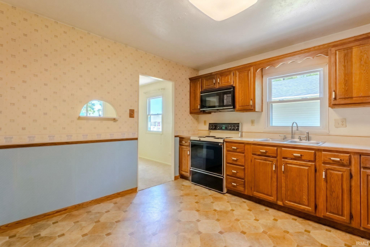 Listing Image 16