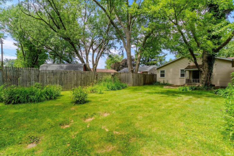 Listing Image 4