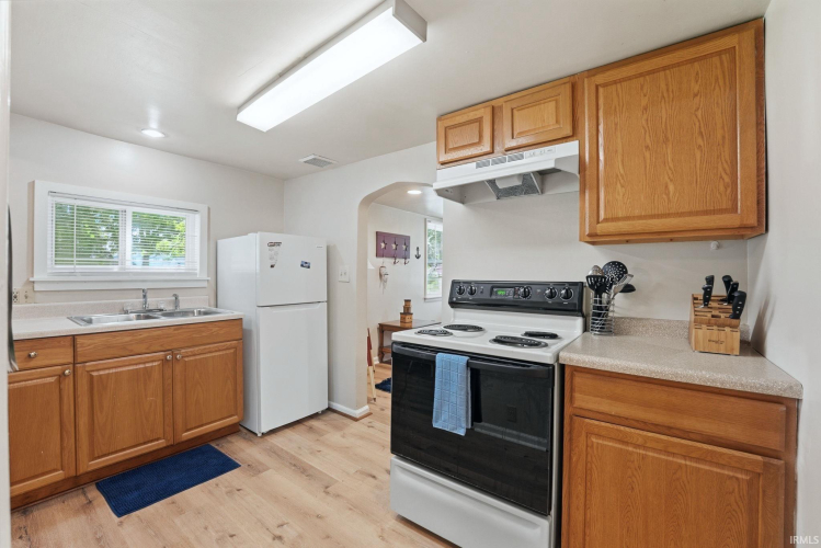 Listing Image 16