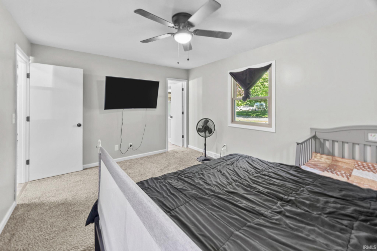 Listing Image 18