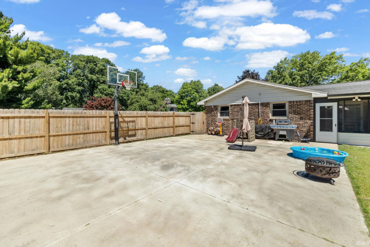 Listing Image 32