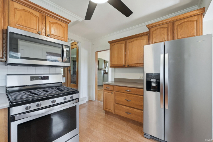 Listing Image 12