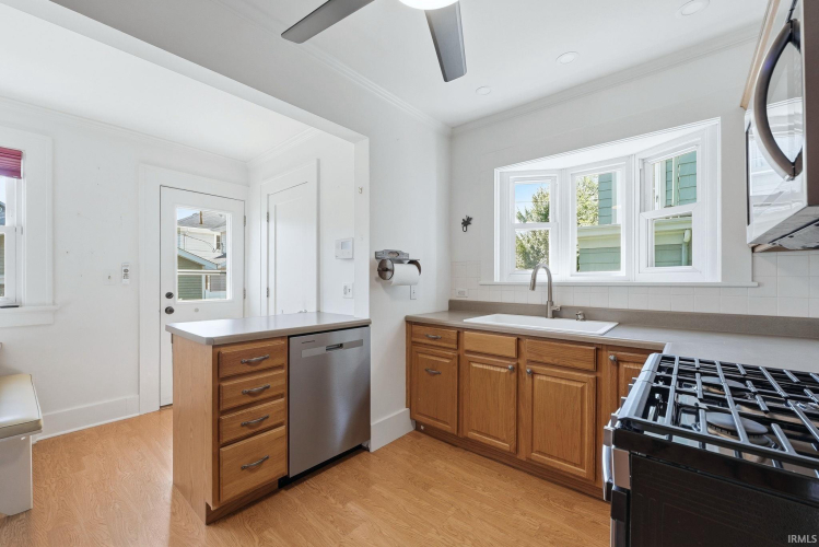 Listing Image 15