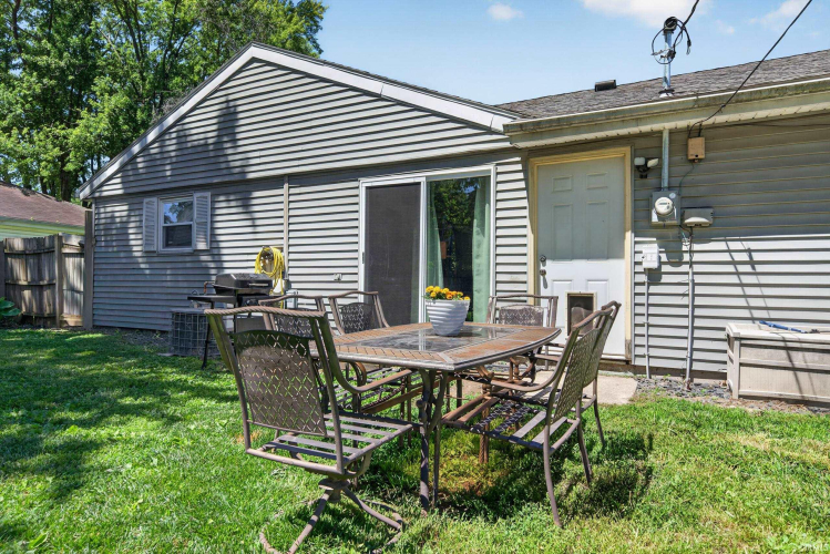Listing Image 18