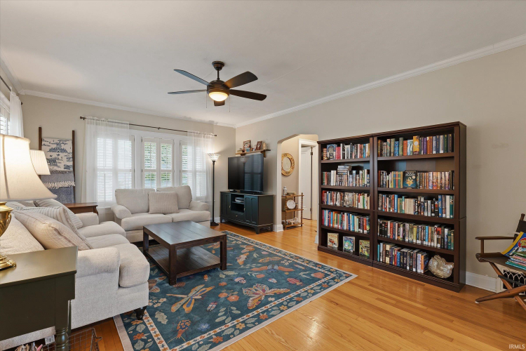 Listing Image 3
