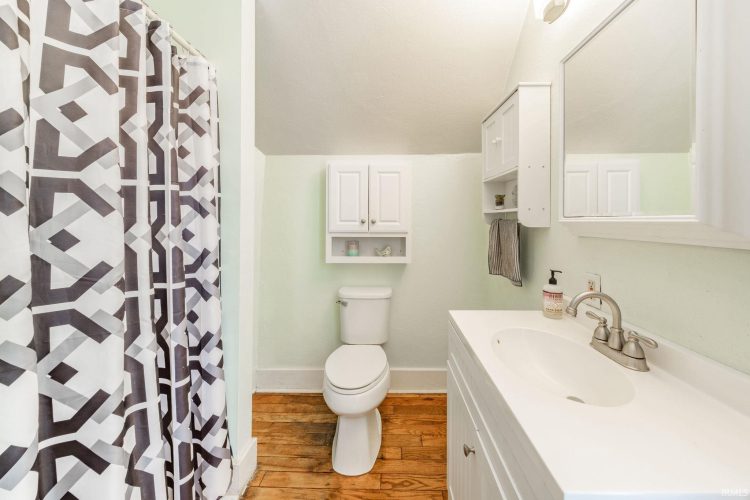 Listing Image 15