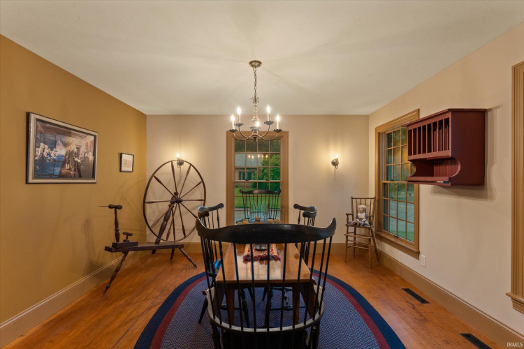 Listing Image 6