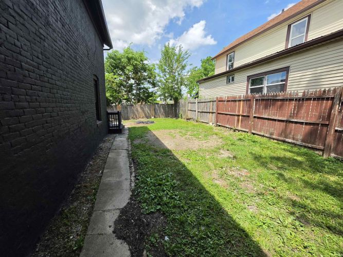 Listing Image 24