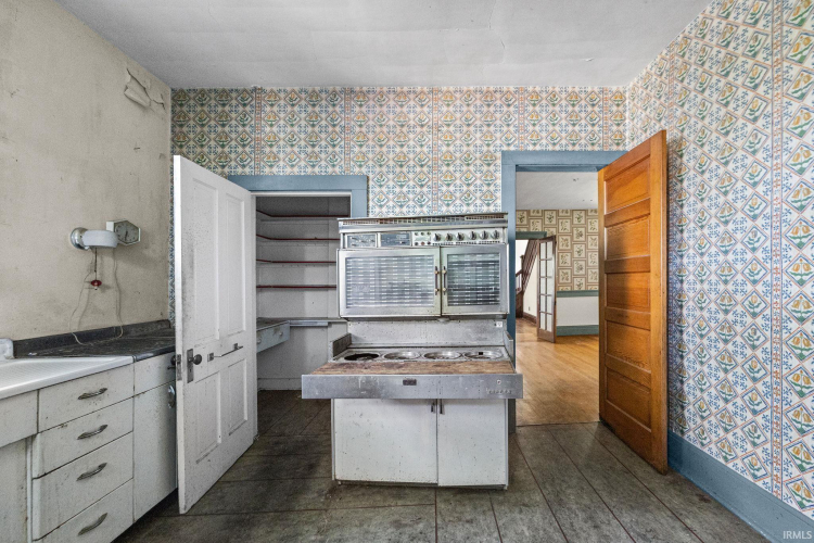 Listing Image 14