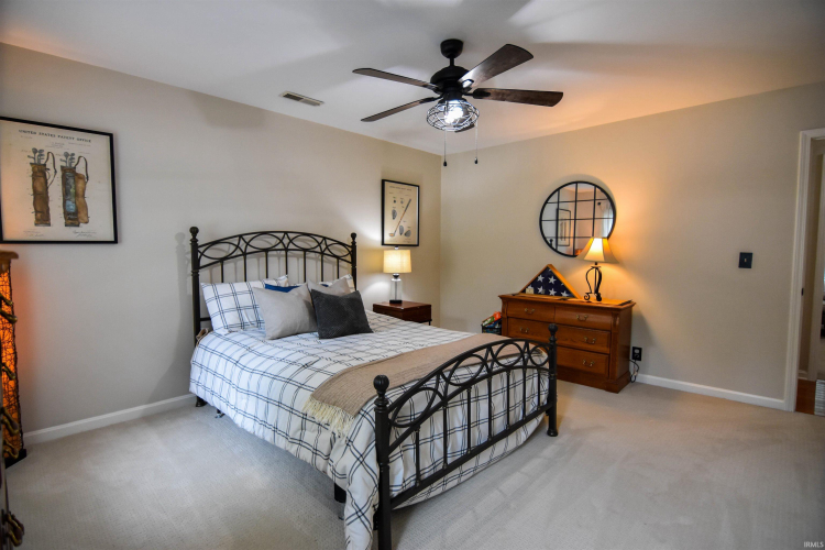 Listing Image 36