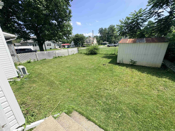 Listing Image 11