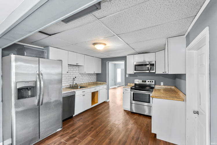 Listing Image 11