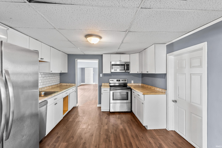 Listing Image 12