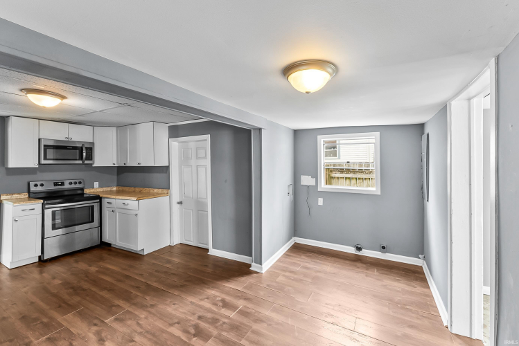 Listing Image 13