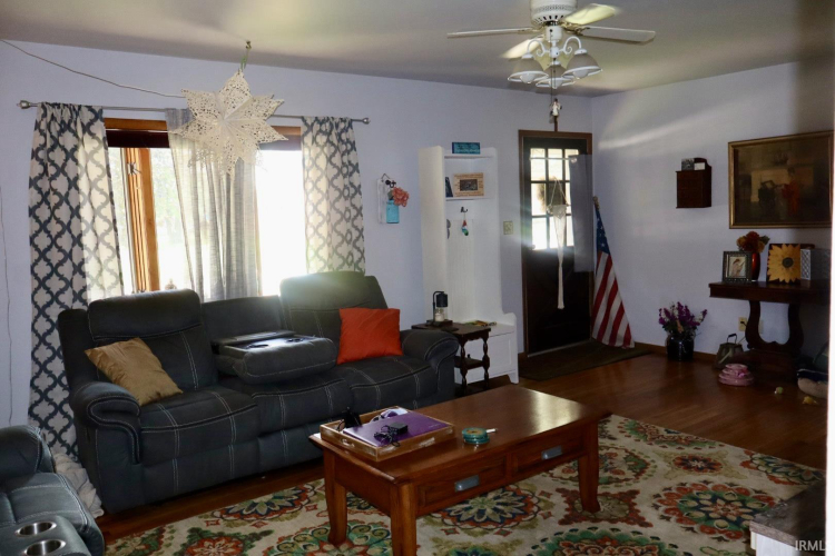 Listing Image 14
