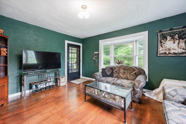 Listing Image 5