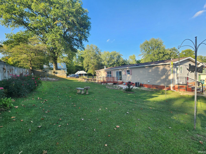 Listing Image 4