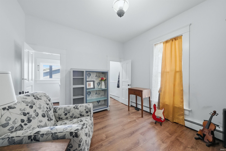 Listing Image 17