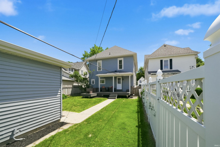 Listing Image 4