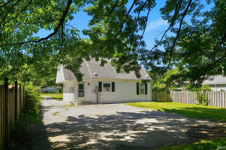 Listing Image 28