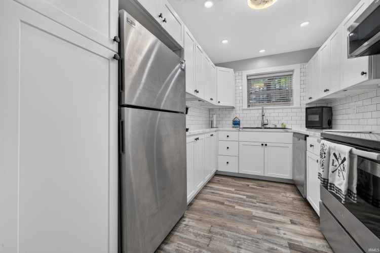 Listing Image 19