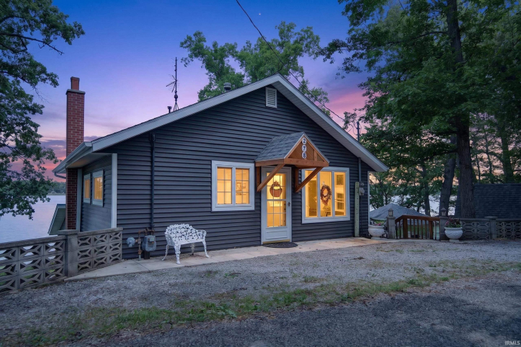 Listing Image 4