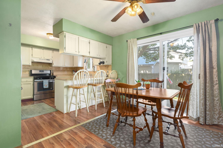 Listing Image 6