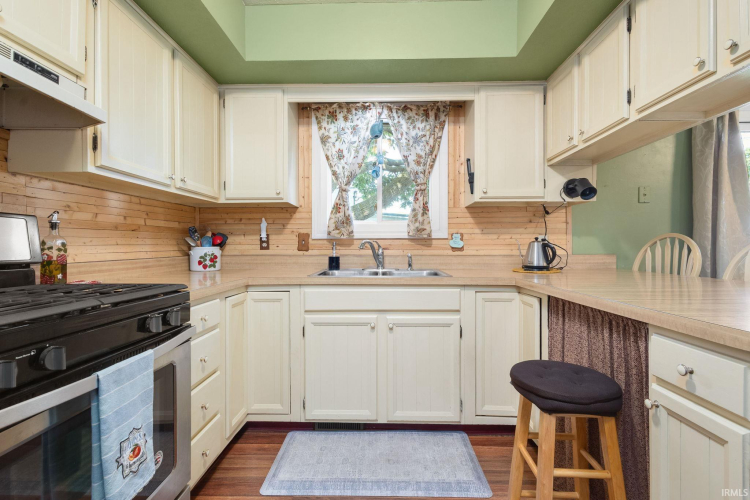Listing Image 8