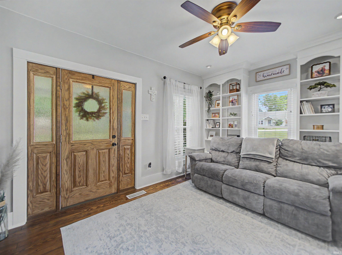 Listing Image 3