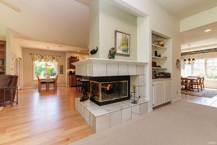 Listing Image 18