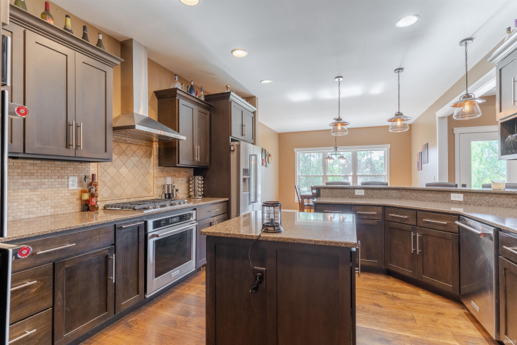 Listing Image 15