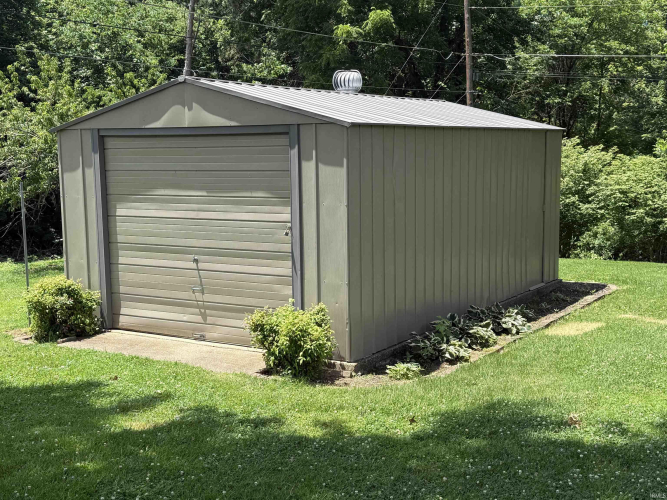 Listing Image 6