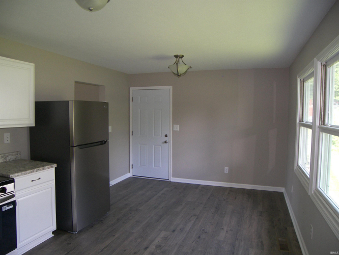 Listing Image 17