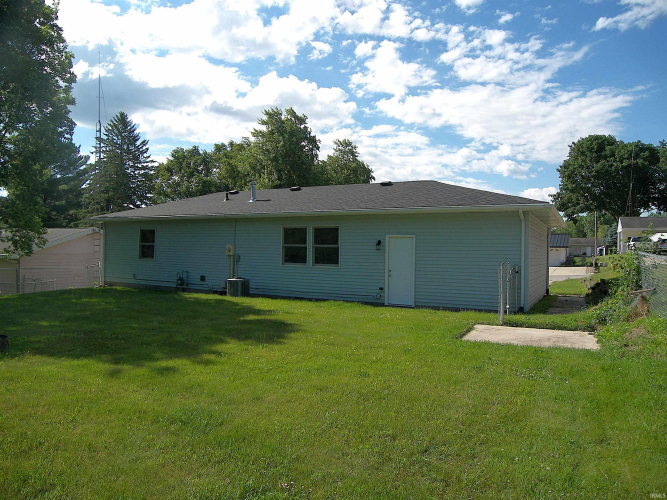 Listing Image 4