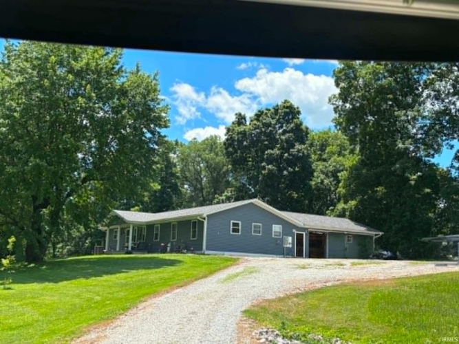 Listing Image 4