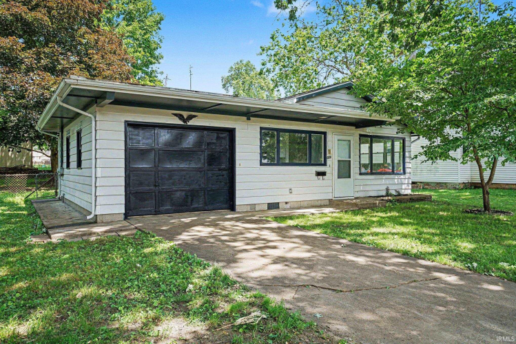 Listing Image 4