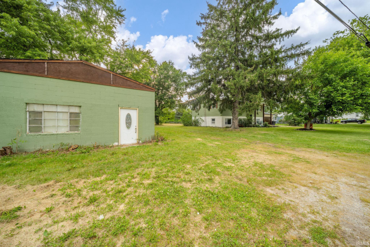 Listing Image 4