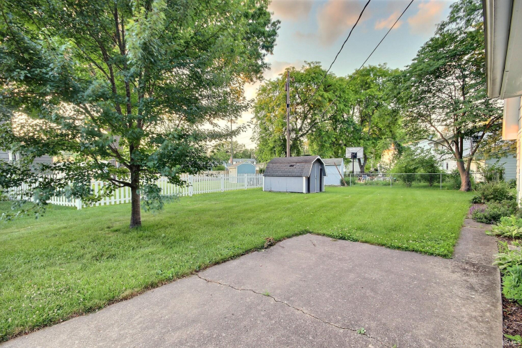 Listing Image 12